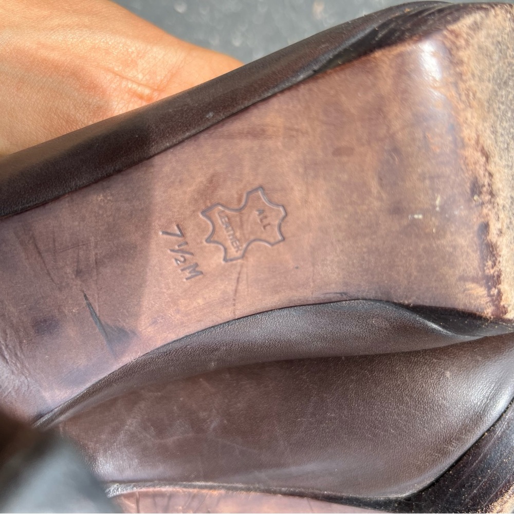 Tory Burch Betty Pump Brown Leather - Picture 4 of 11